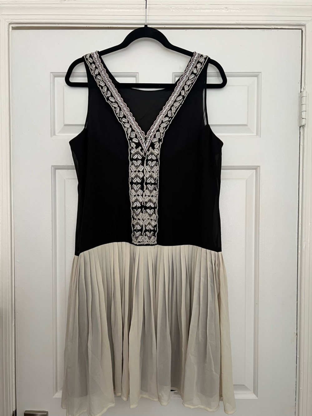 Jessica Simpson Black and Cream Midi Dress